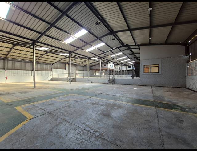2,314M² WAREHOUSE TO LET IN WADEVILLE